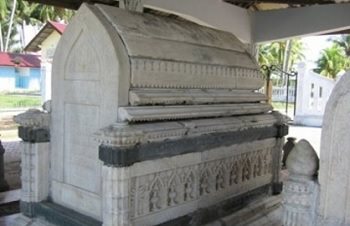 makam sultan malik al saleh peninggalan kerajaan samudra pasai